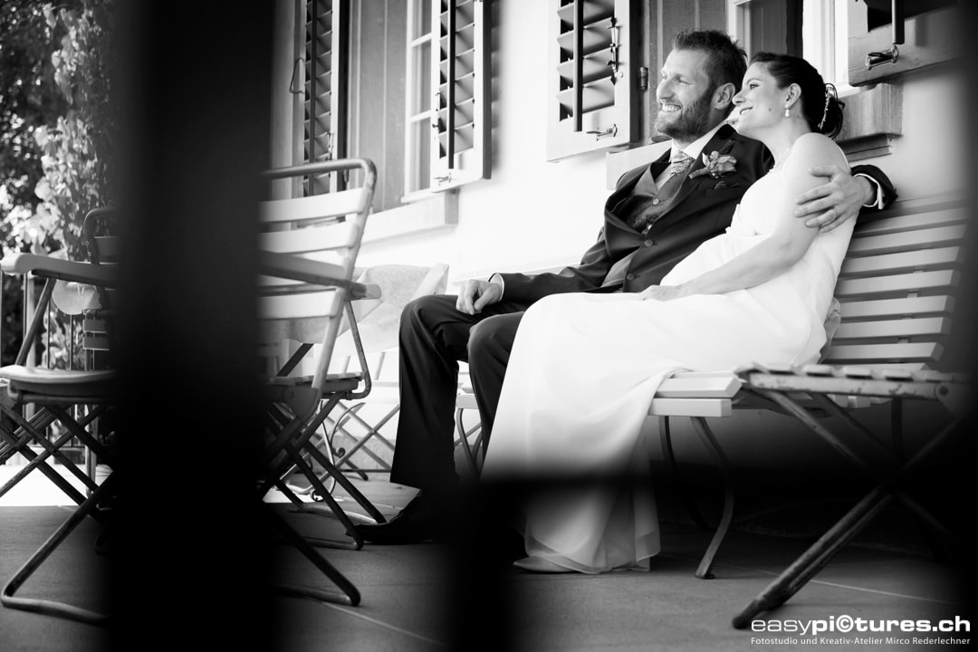 Hochzeitspaar Brautpaar Fotoshooting auf einer Hochzeitsreportage