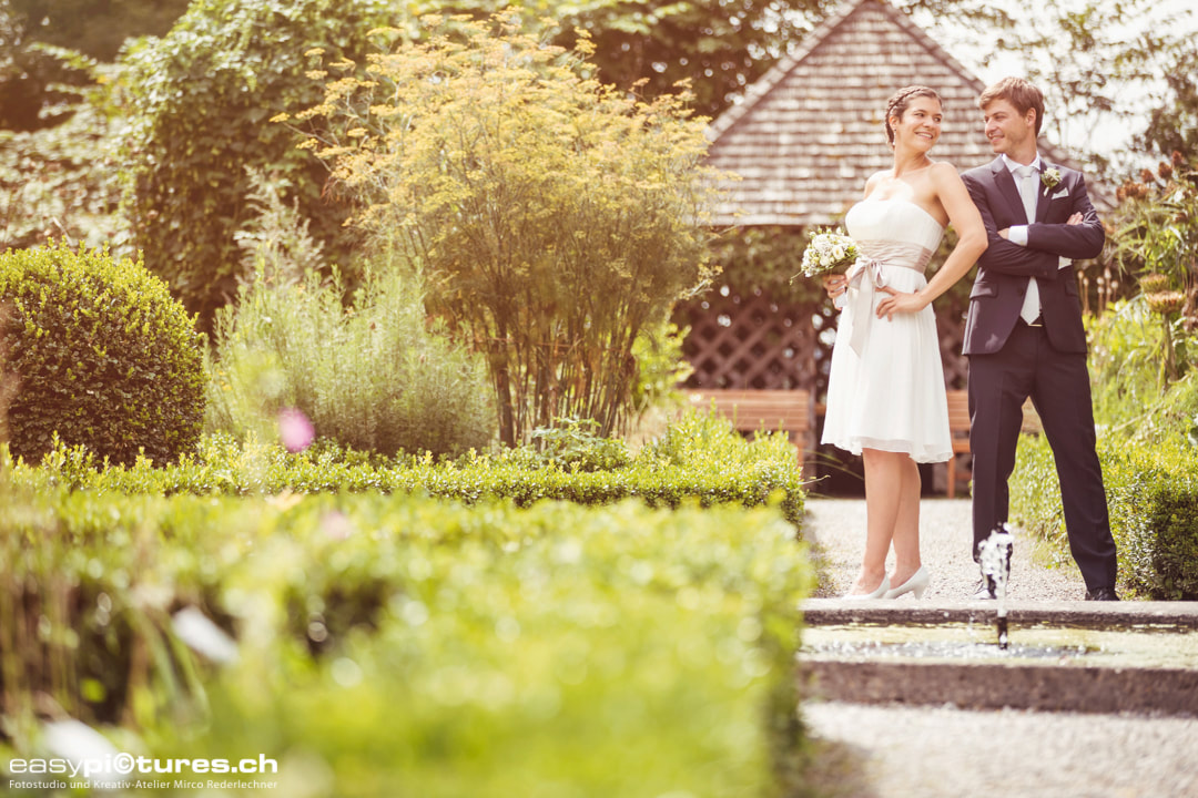 Hochzeitspaar Brautpaar Fotoshooting auf einer Hochzeitsreportage