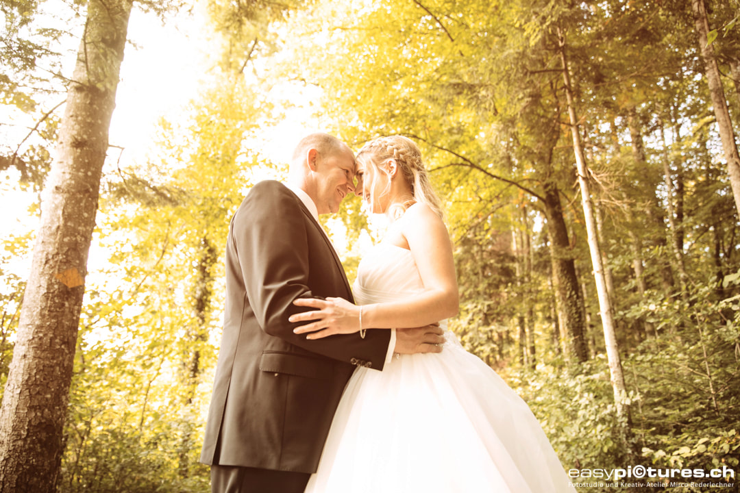 Hochzeitspaar Brautpaar Fotoshooting auf einer Hochzeitsreportage